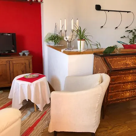 Apartament Tremezzina Red & Grey
